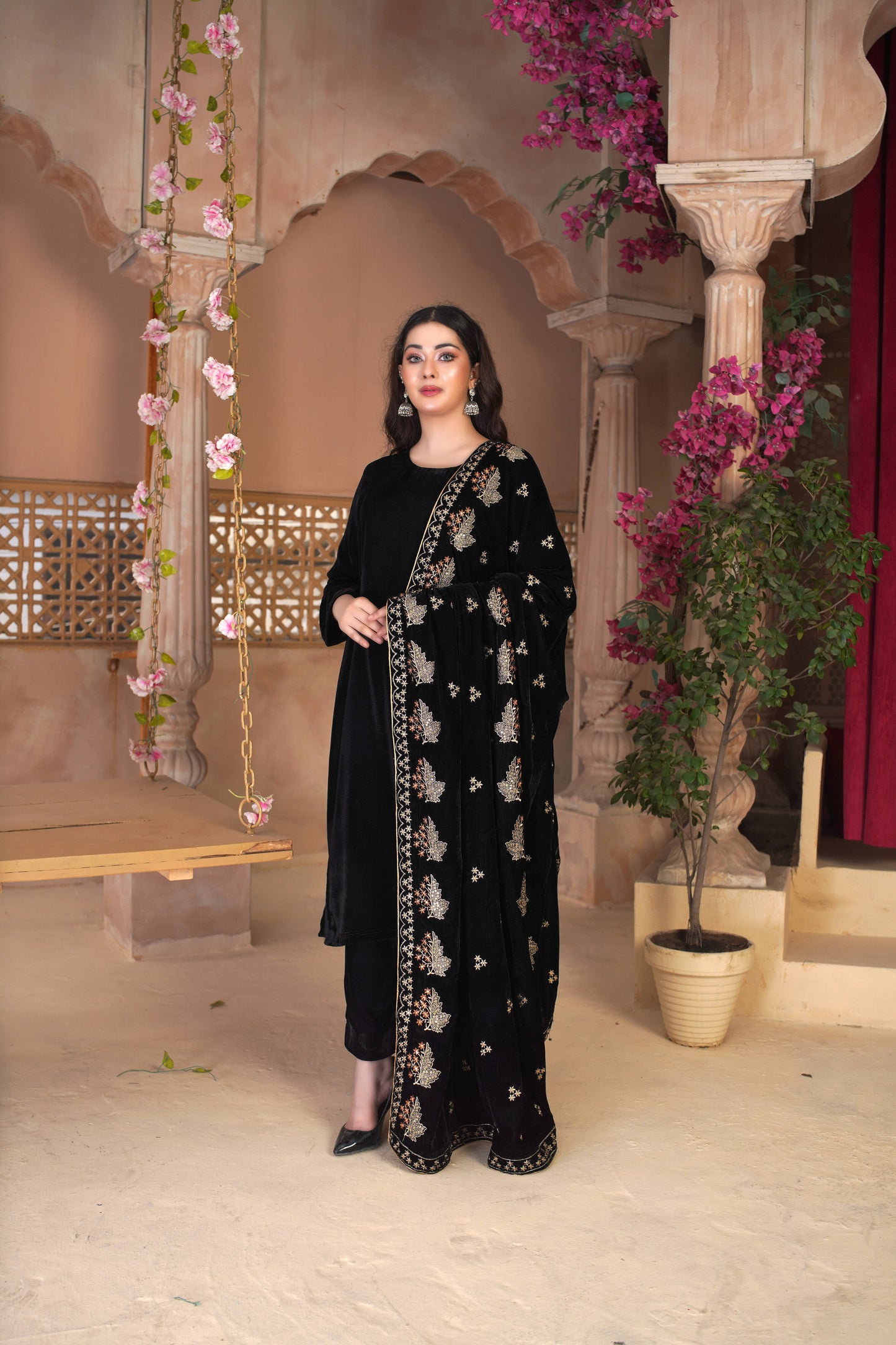 Mehrbano - Velvet Shawl SD1