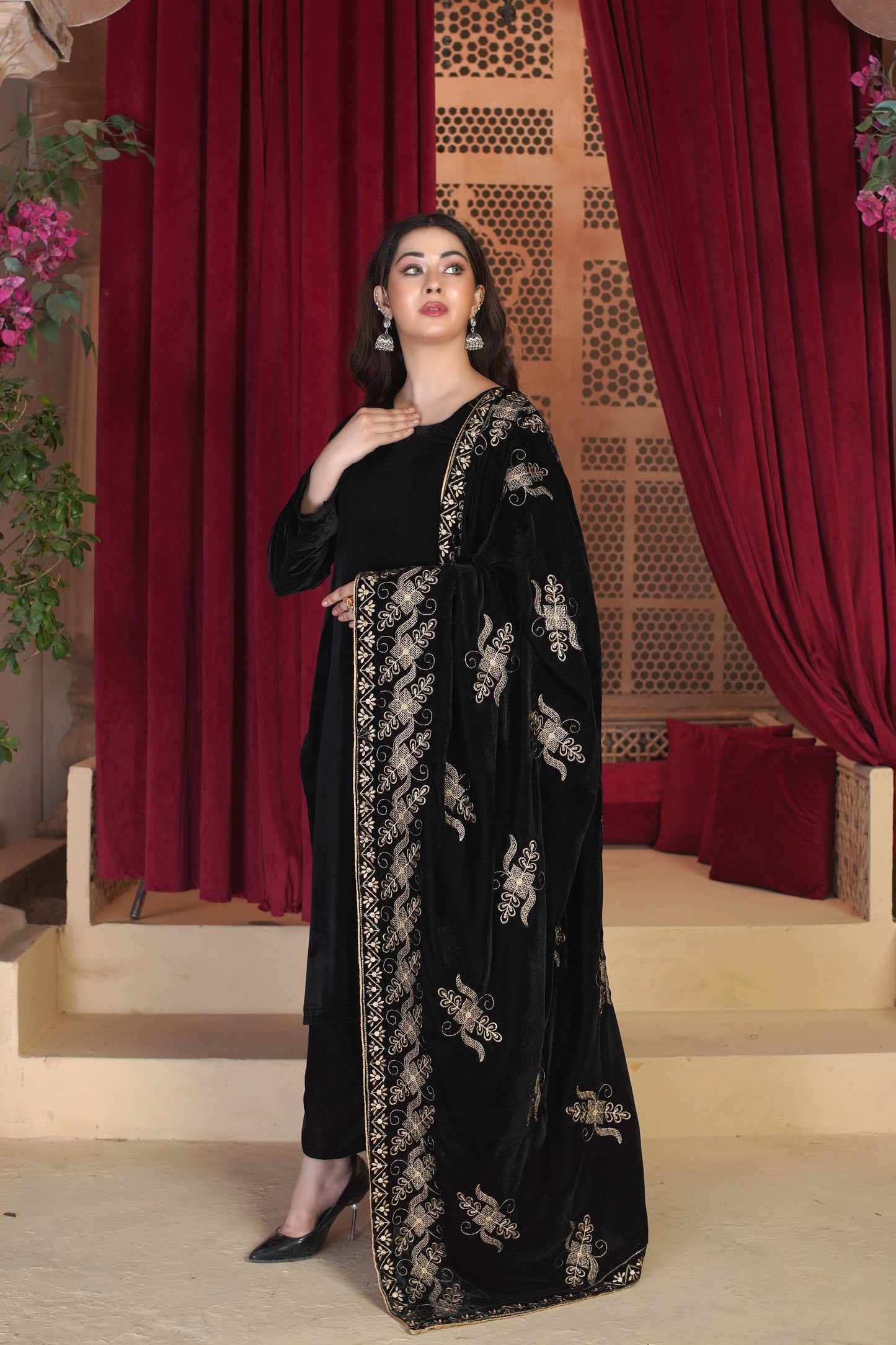 Nazneen - Velvet Shawl SD5
