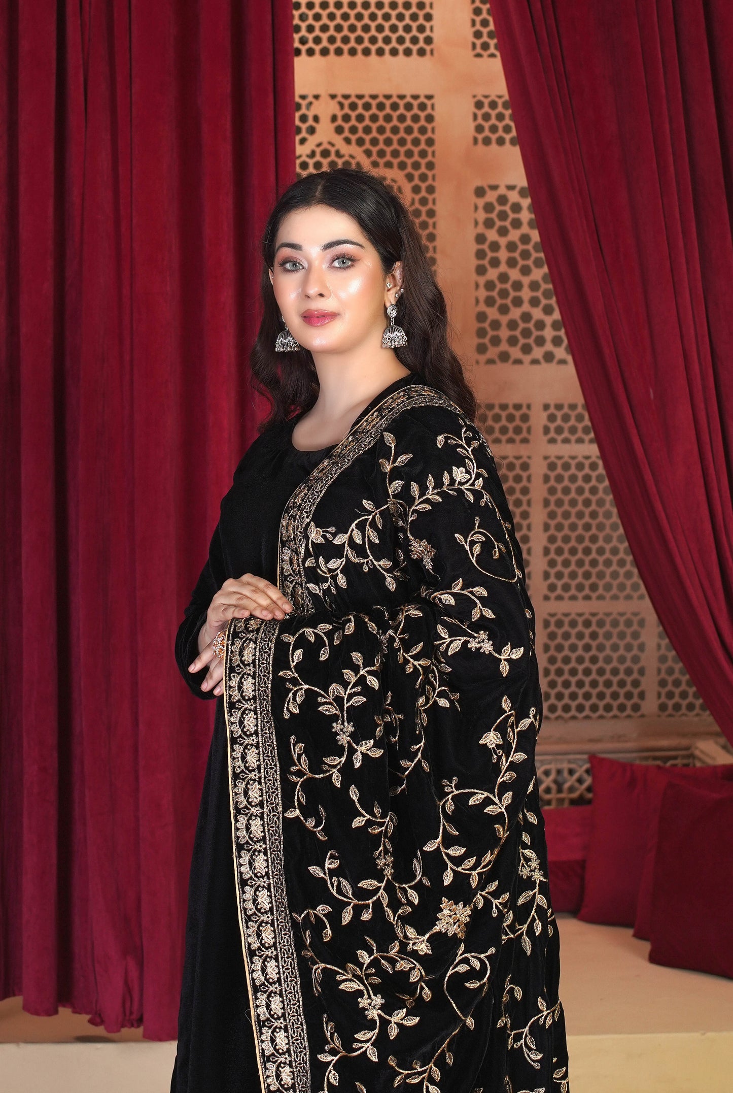 Pareesha - Velvet Shawl SD8