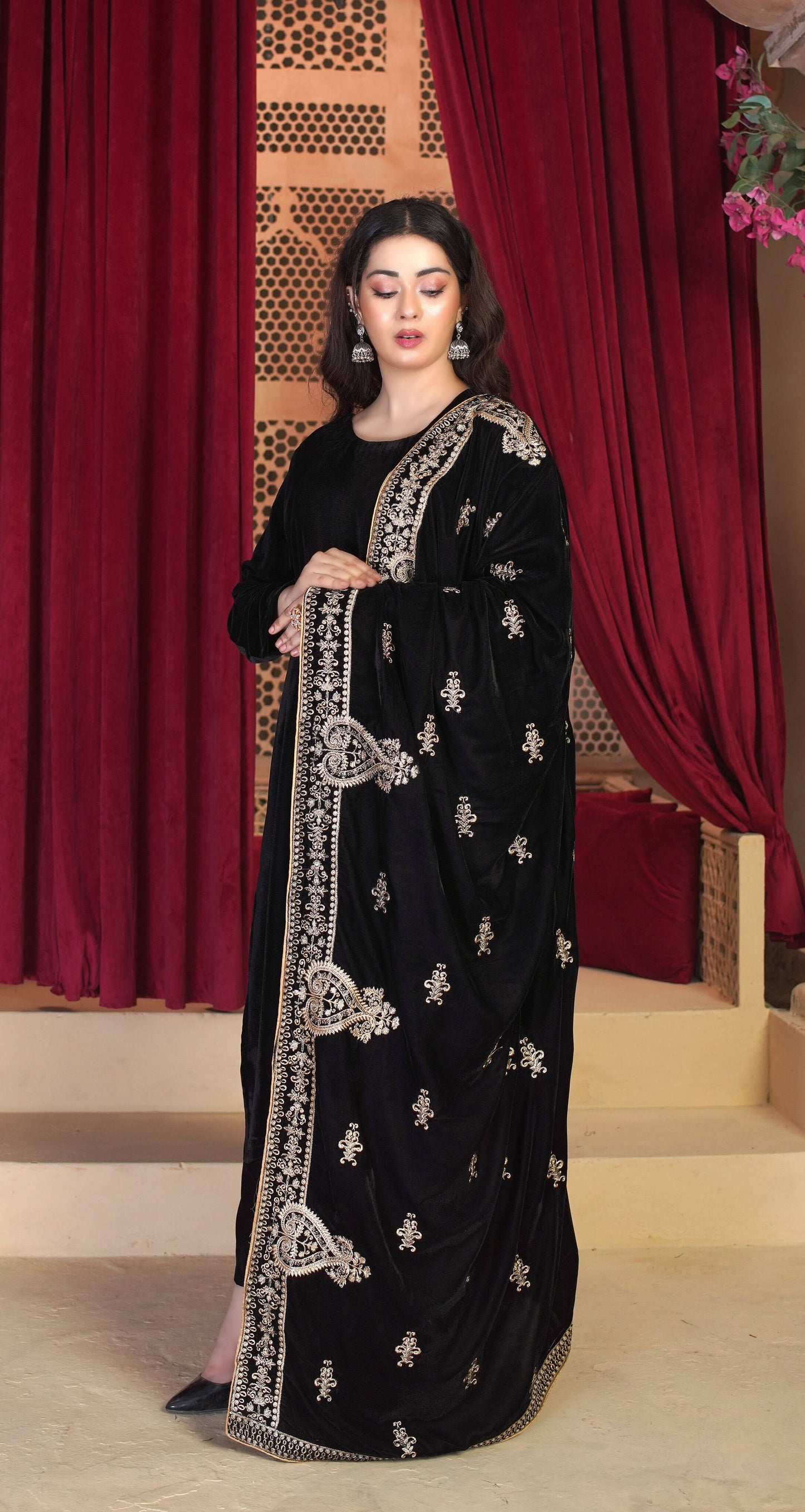 Zarmina - Velvet Shawl SD7