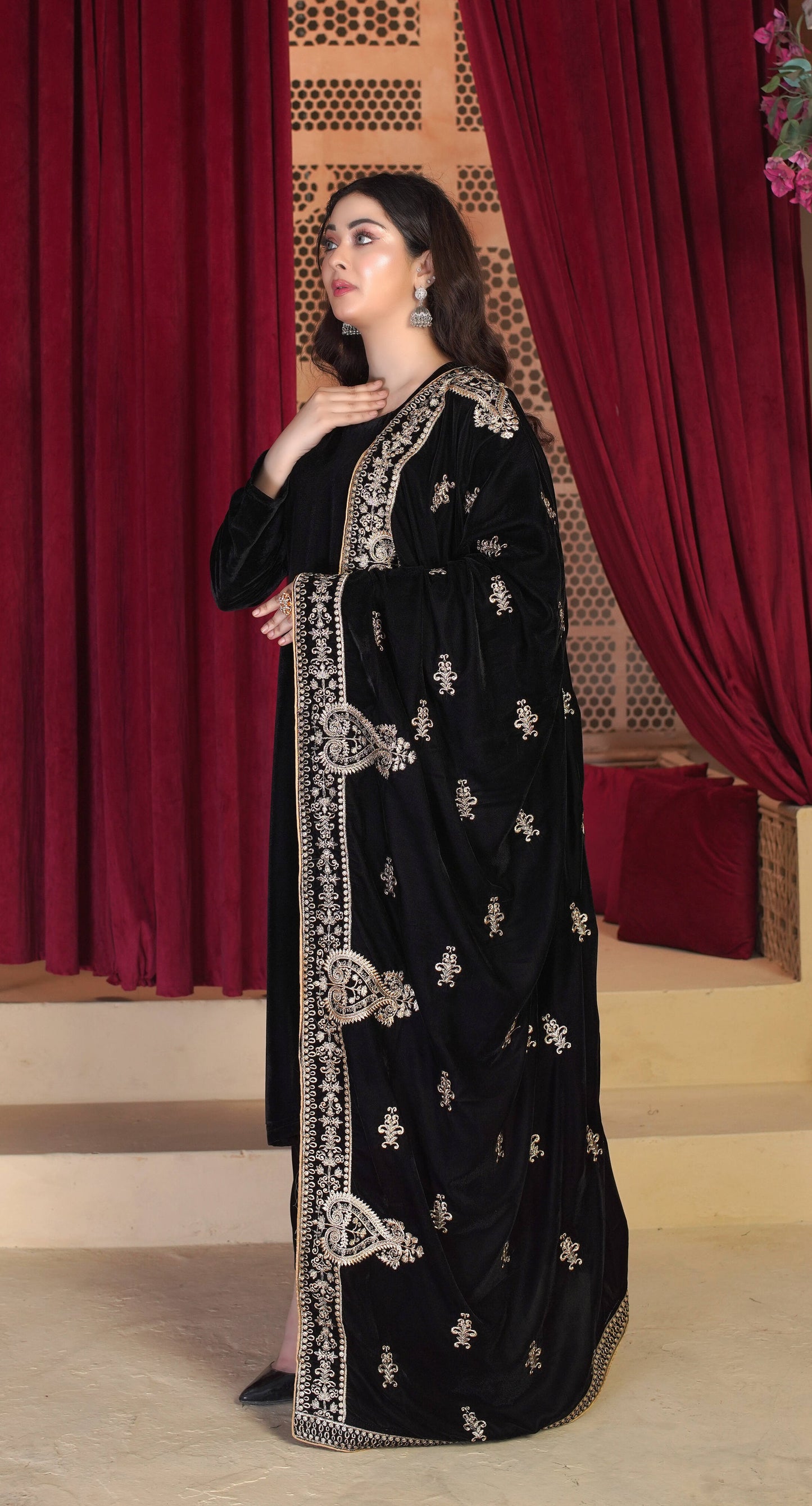 Zarmina - Velvet Shawl SD7