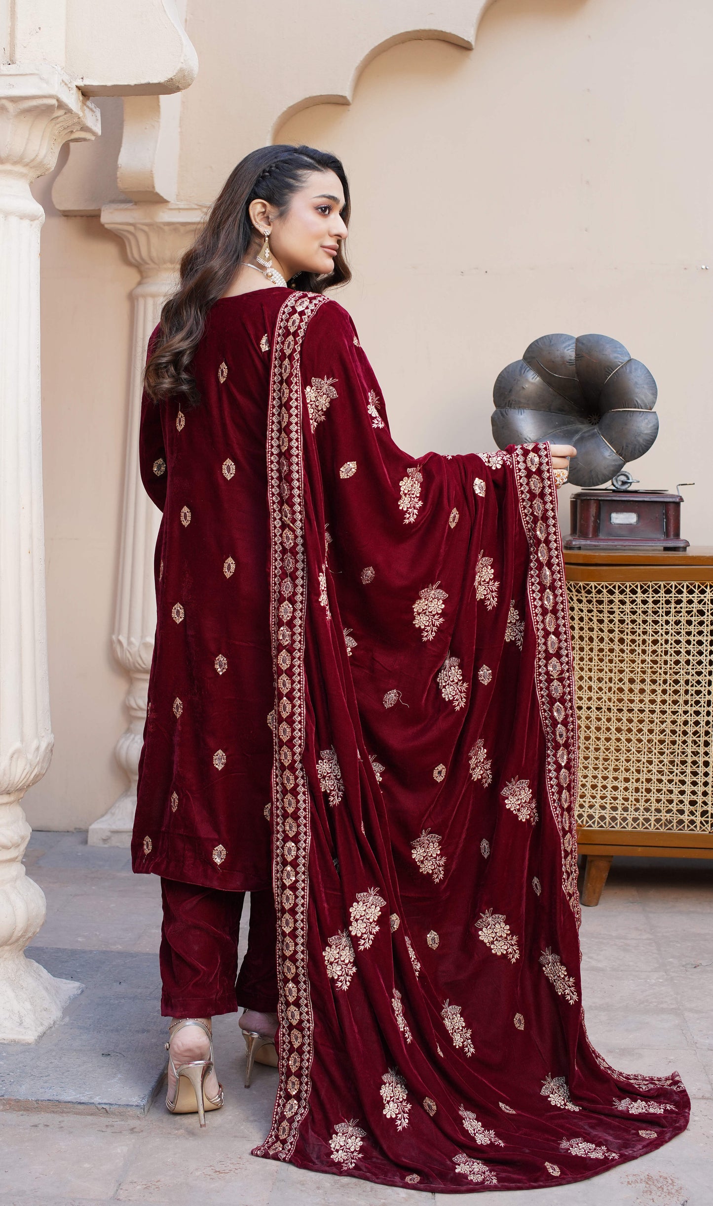 Shabnam - Velvet suit DS2