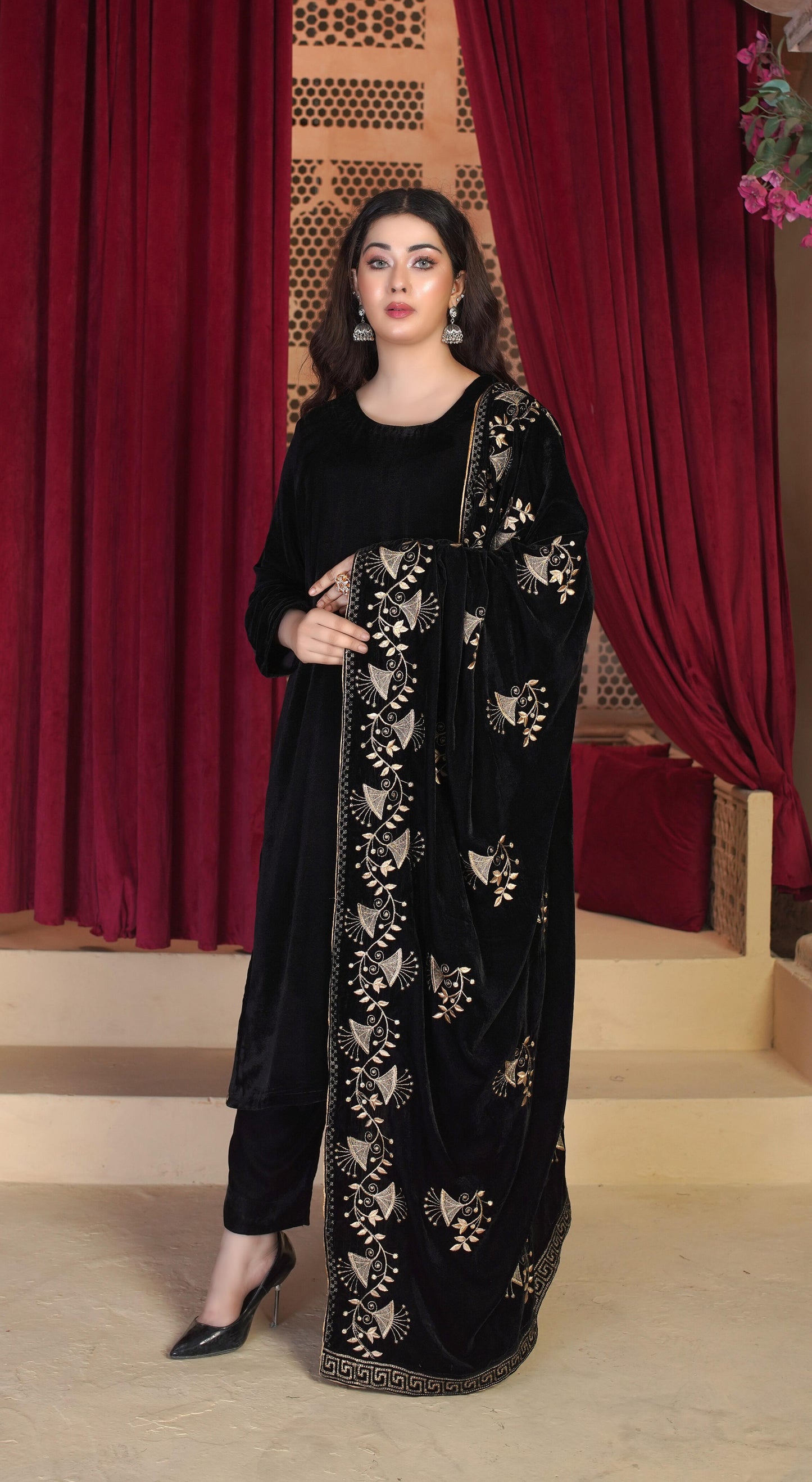 Zareen - Velvet Shawl SD6