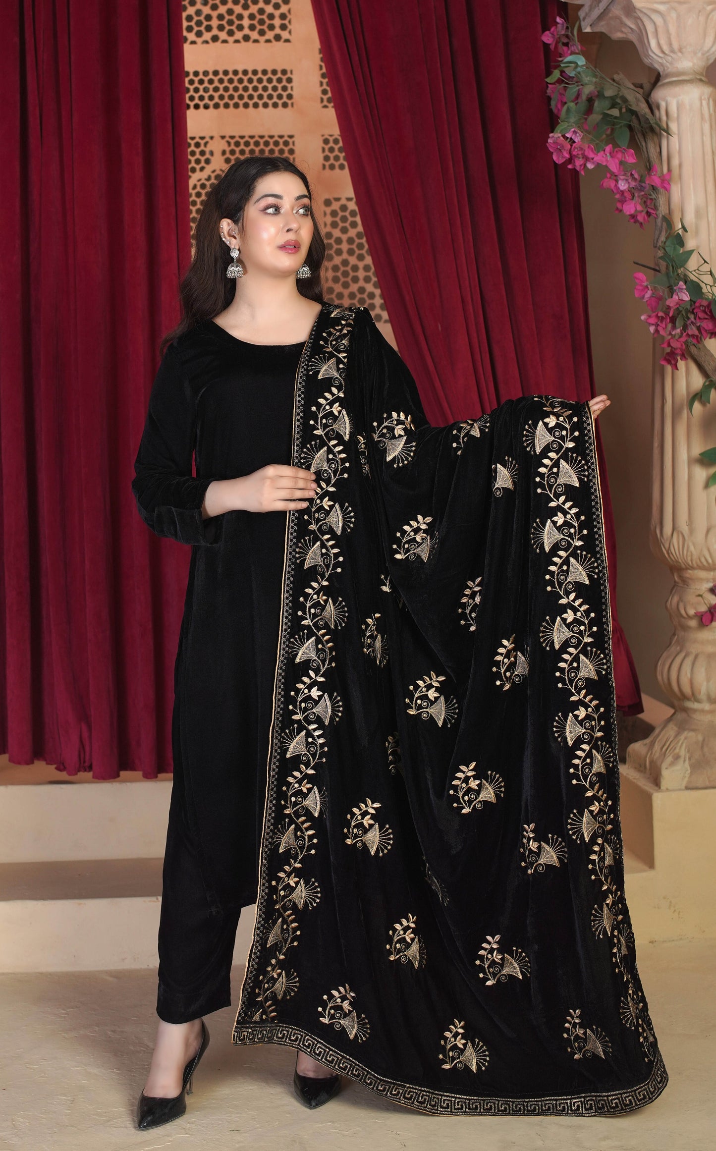 Zareen - Velvet Shawl SD6