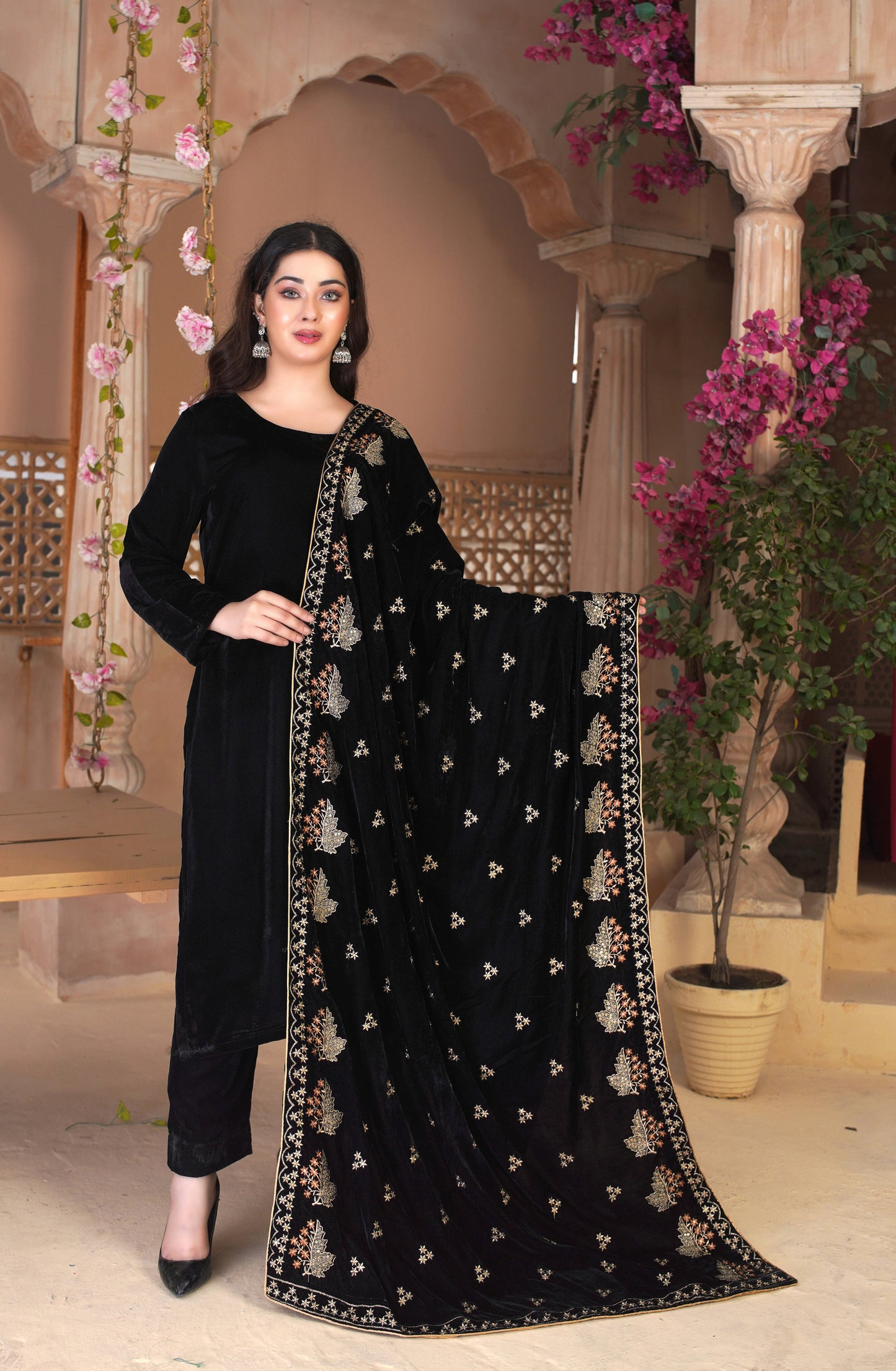 Mehrbano - Velvet Shawl SD1