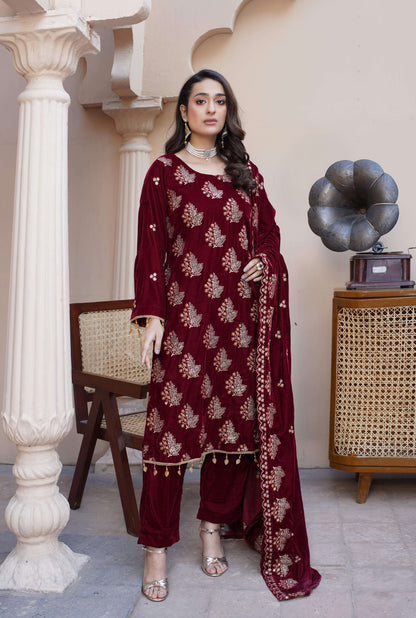 Noor-e-Anjum : Unstitched 3-Piece Velvet Suit DS5