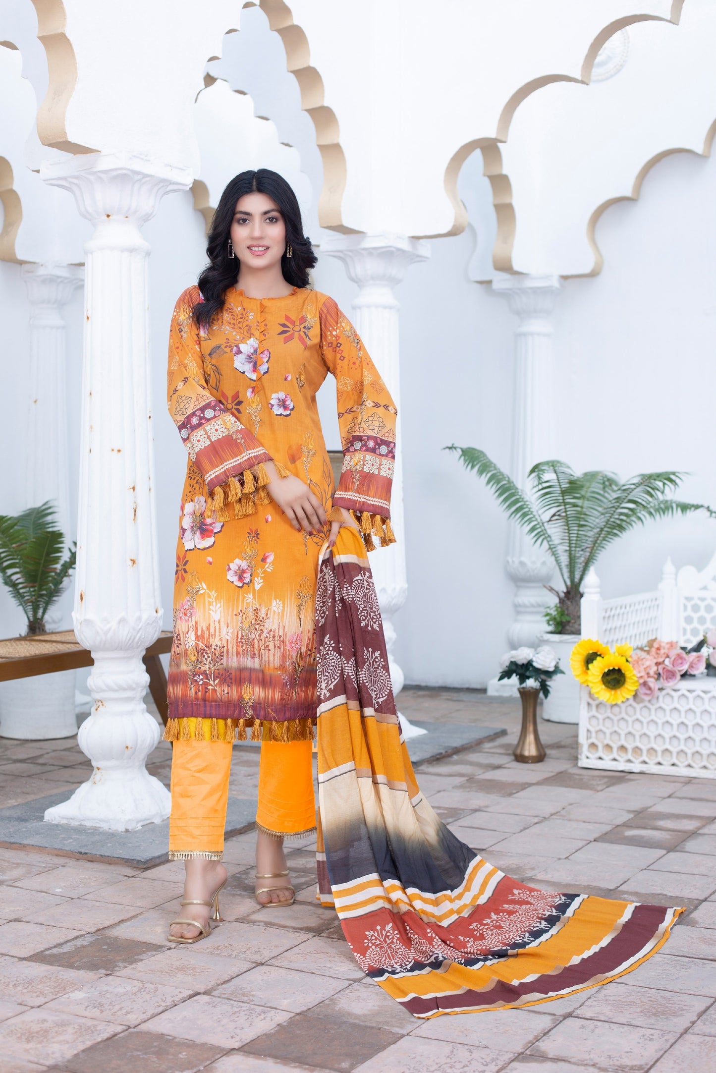 Zar-e-Nigar: Printed Embroidered Lawn Suit ZRO/SD4